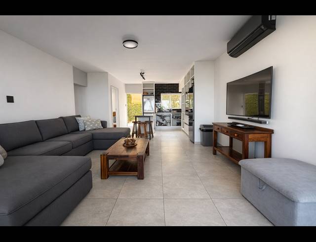3 BEDROOM APARTMENT FOR SALE IN SHAKAS ROCK